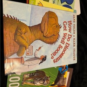 🐾 Children’s Storybook Bundle – Animal & Dinosaur Books (8 Titles)